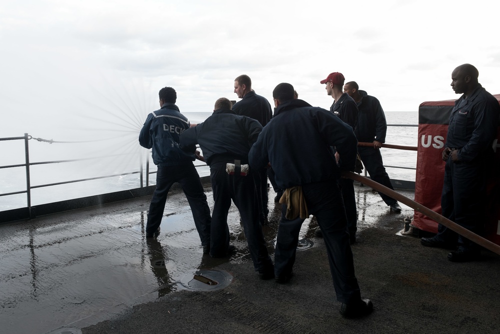 Sailors Conduct Damage Control Training