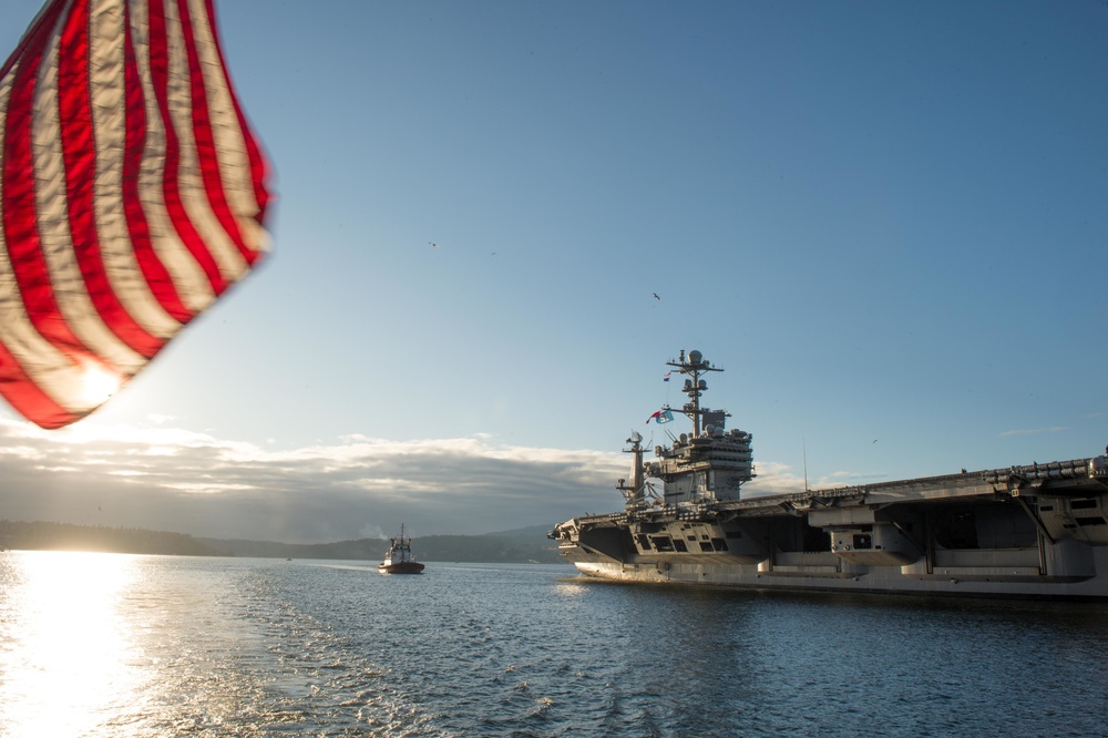 Stennis Gets Underway