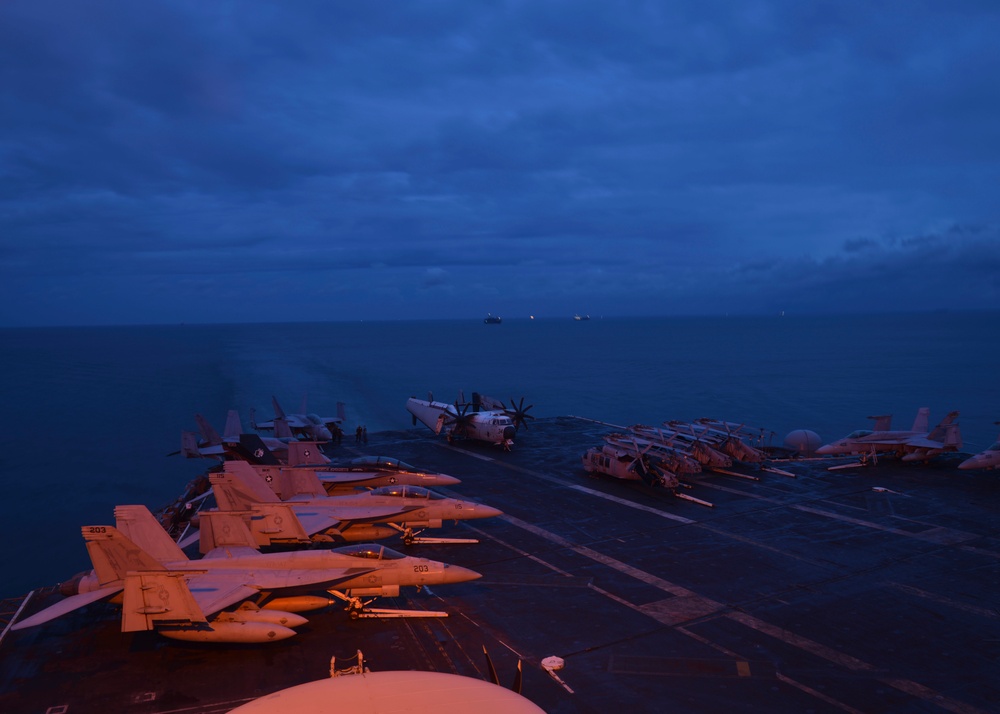 Nimitz Supports Operation Inherent Resolve