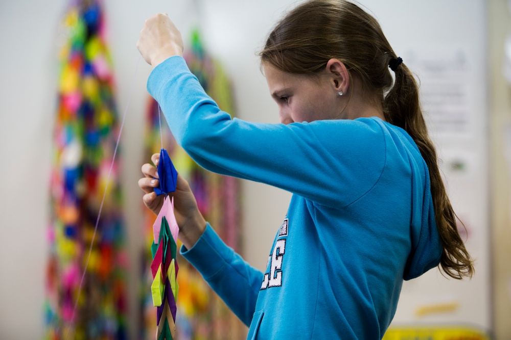 Kinser Elementary School gives 1,000 Cranes of Hope to Antilles Elementary School