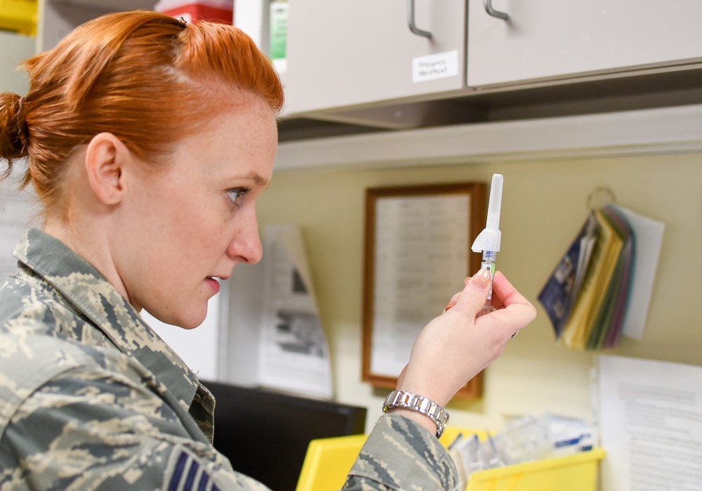 102d Medical Group Provides Flu Vaccines