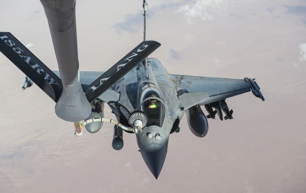 KC-135 Provides Aerial Refueling for French Rafales and E/A-18G Growlers