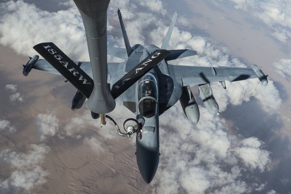 KC-135 Provides Aerial Refueling for French Rafales and E/A-18G Growlers