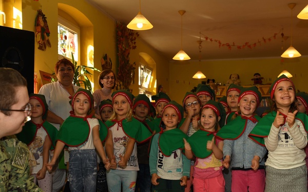 Sailors from Naval Support Facility (NSF) Redzikowo visit a local school in Slupsk, Poland