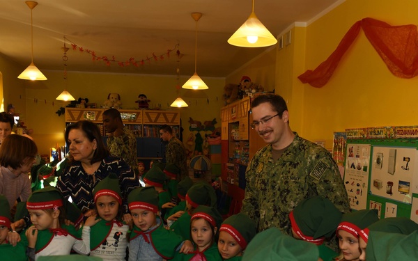 Sailors from Naval Support Facility (NSF) Redzikowo visit a local school in Slupsk, Poland