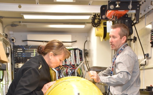 IW Vice Adm. Tours Naval Meteorology and Oceanography