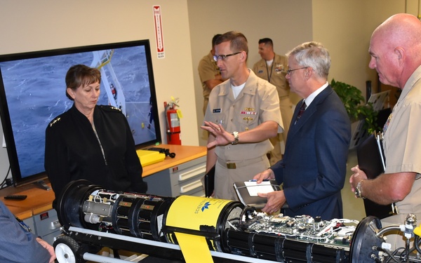 IW Vice Adm. Tours Naval Meteorology and Oceanography