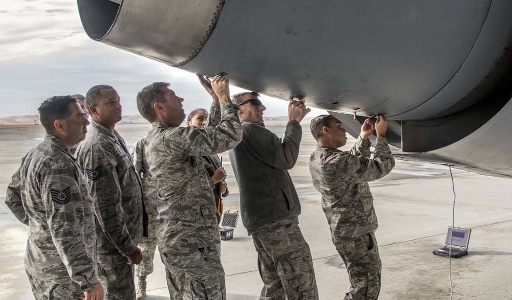 Wing Leadership Rounds, 660th AMXS