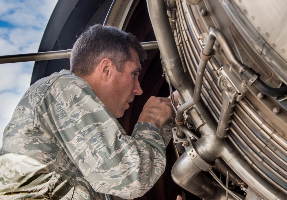 Wing Leadership Rounds, 660th AMXS