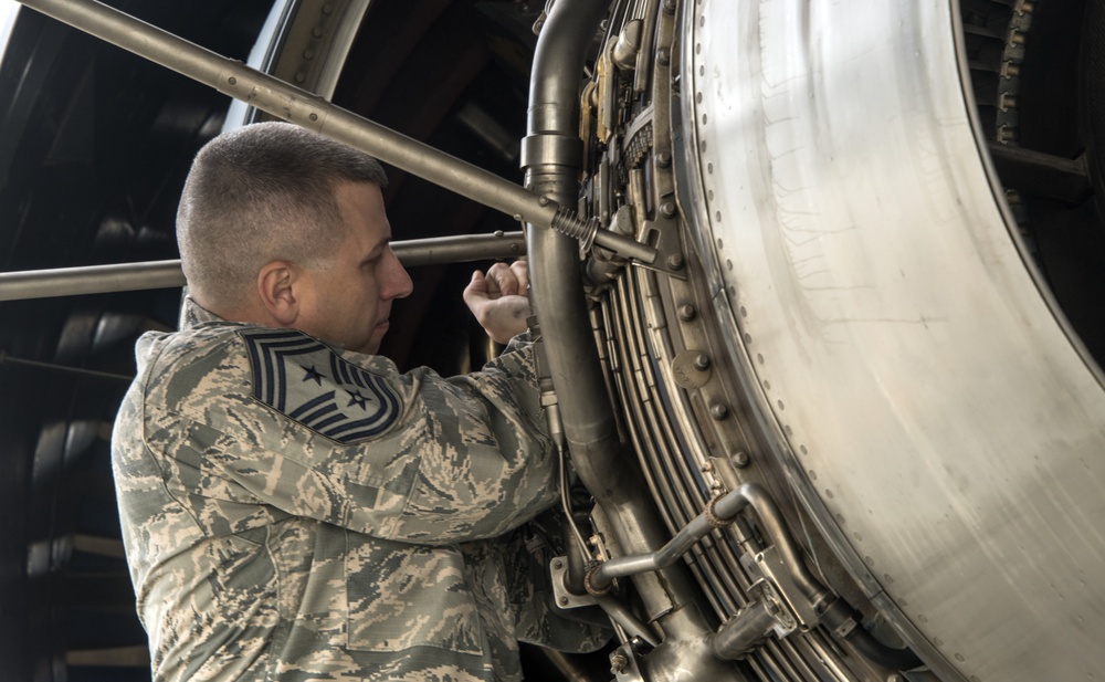 Wing Leadership Rounds, 660th AMXS