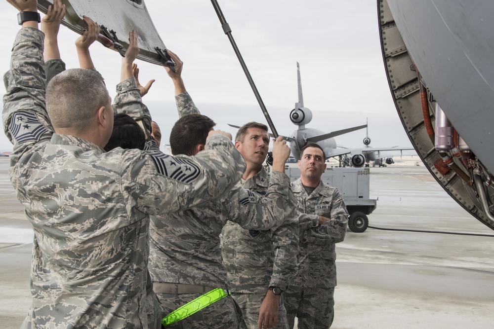 Wing Leadership Rounds, 660th AMXS