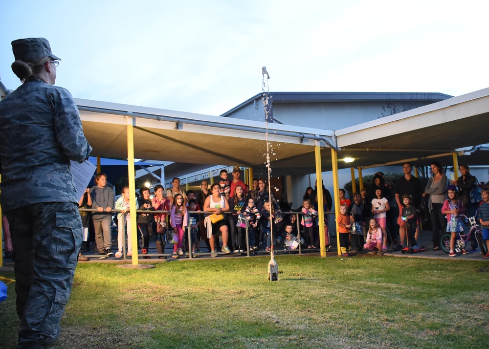 Los Angeles Air Force Base participates in STEM event at Pt. Vicente Elementary School