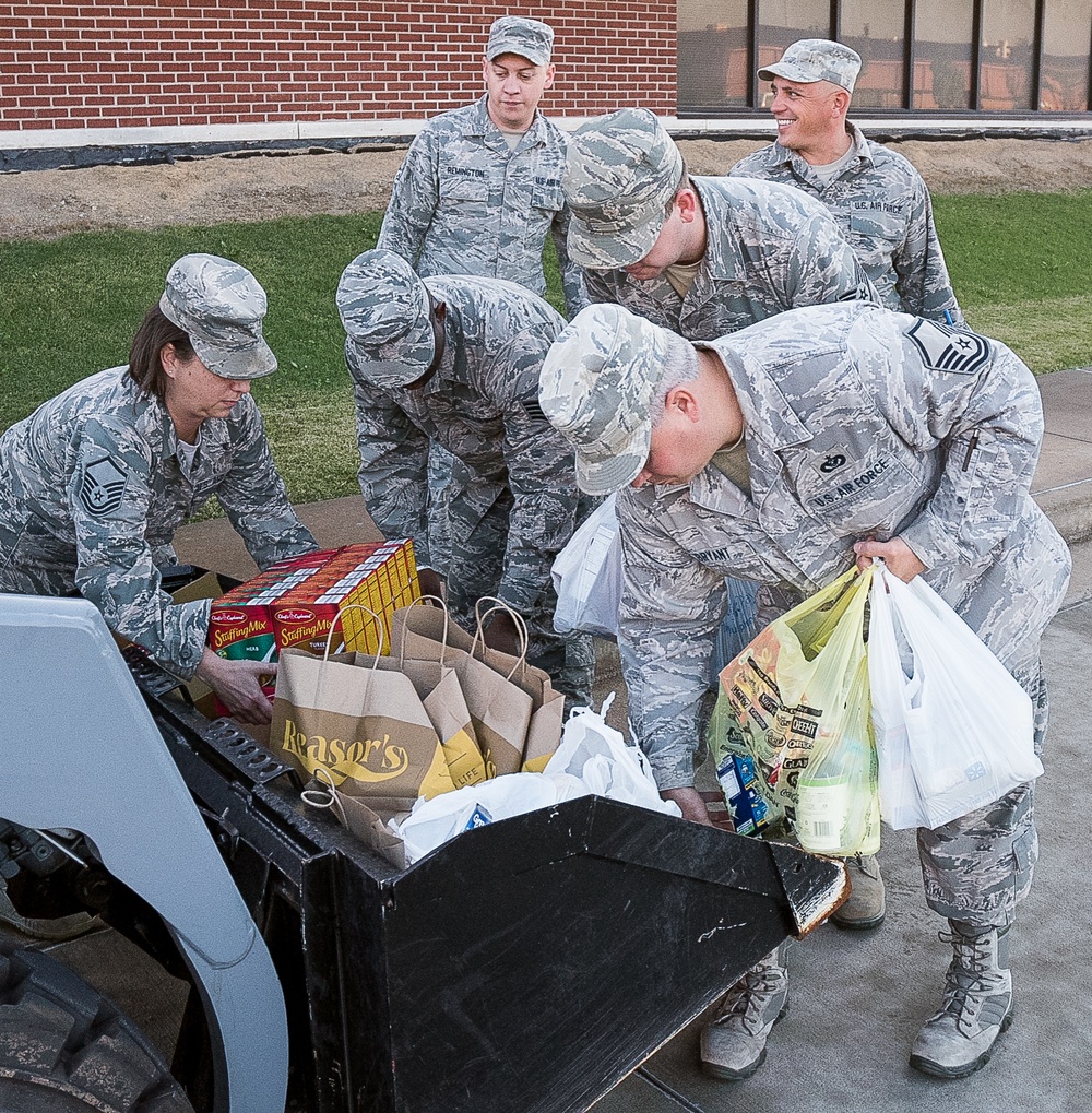 138FW Helps Guard Families in Need