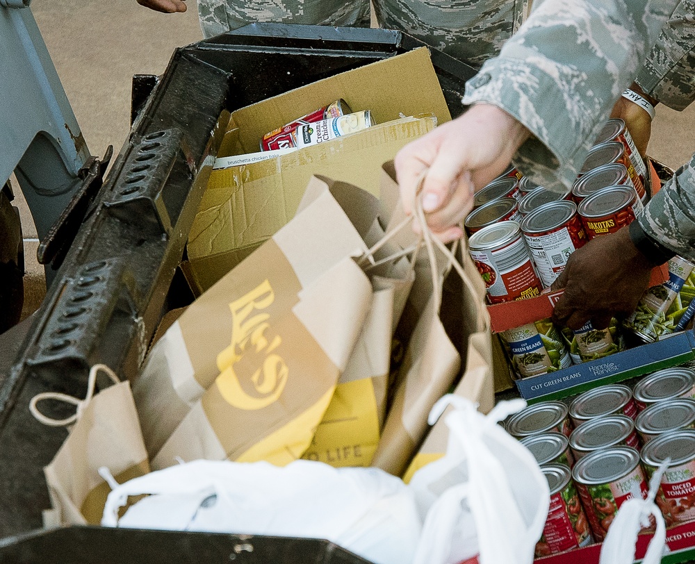 138FW Helps Guard Families in Need