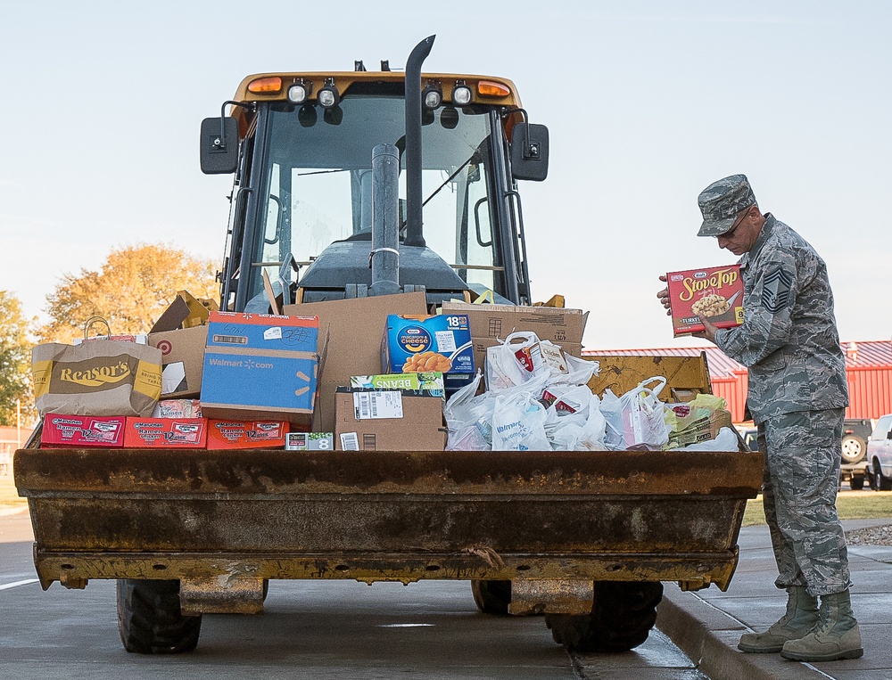 138FW Helps Guard Families in Need