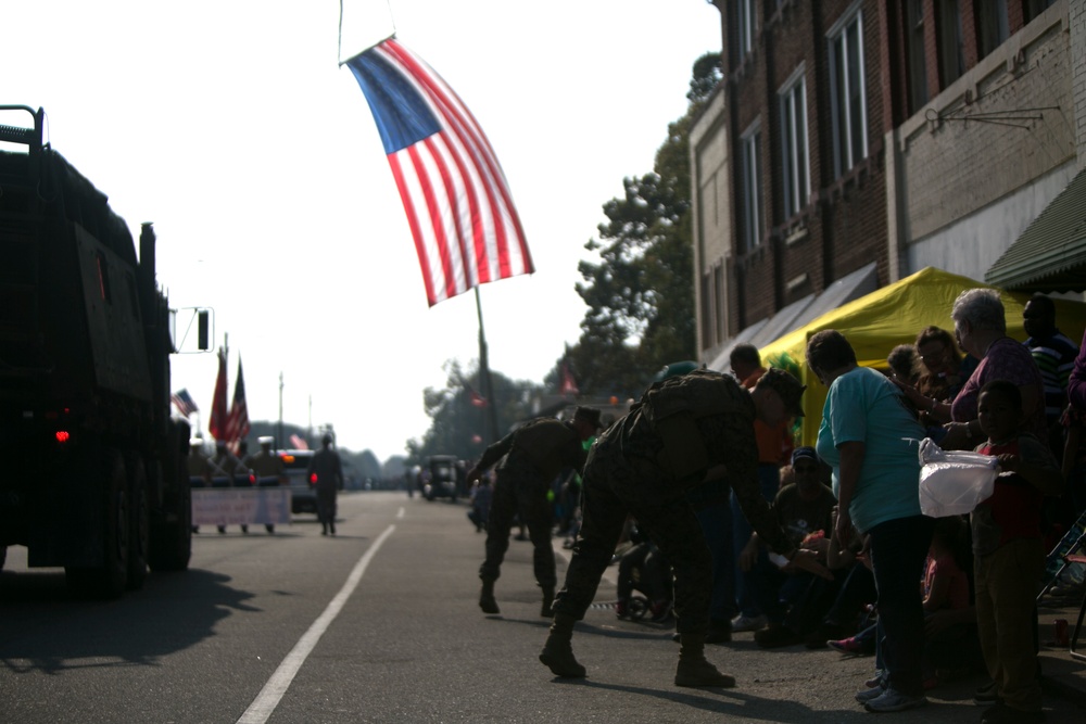 Warsaw recognizes Veterans, service members in 97th annual parade
