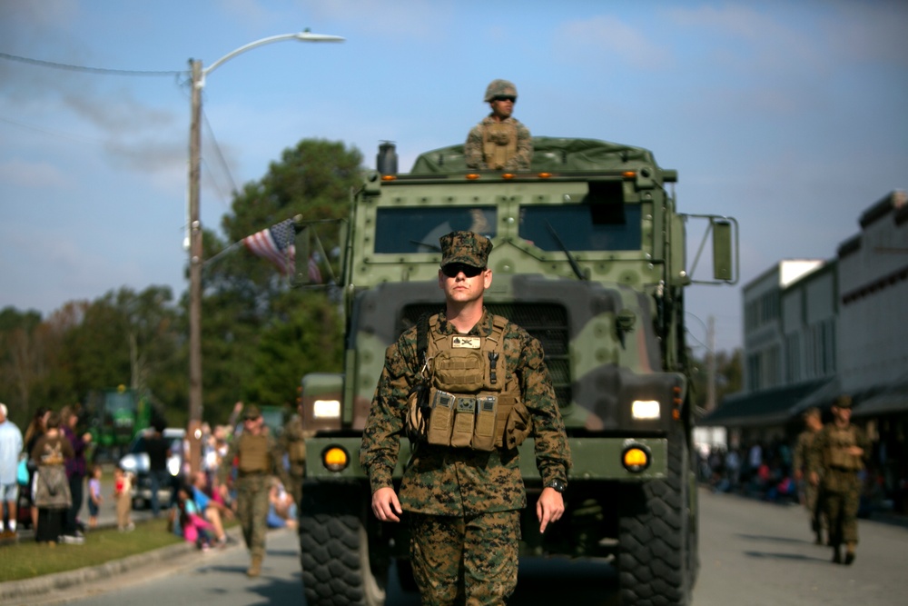 Warsaw recognizes Veterans, service members in 97th annual parade