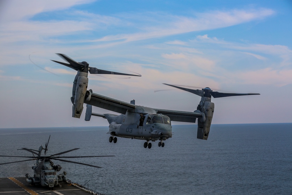 Marines conduct flight ops aboard USS Iwo Jima
