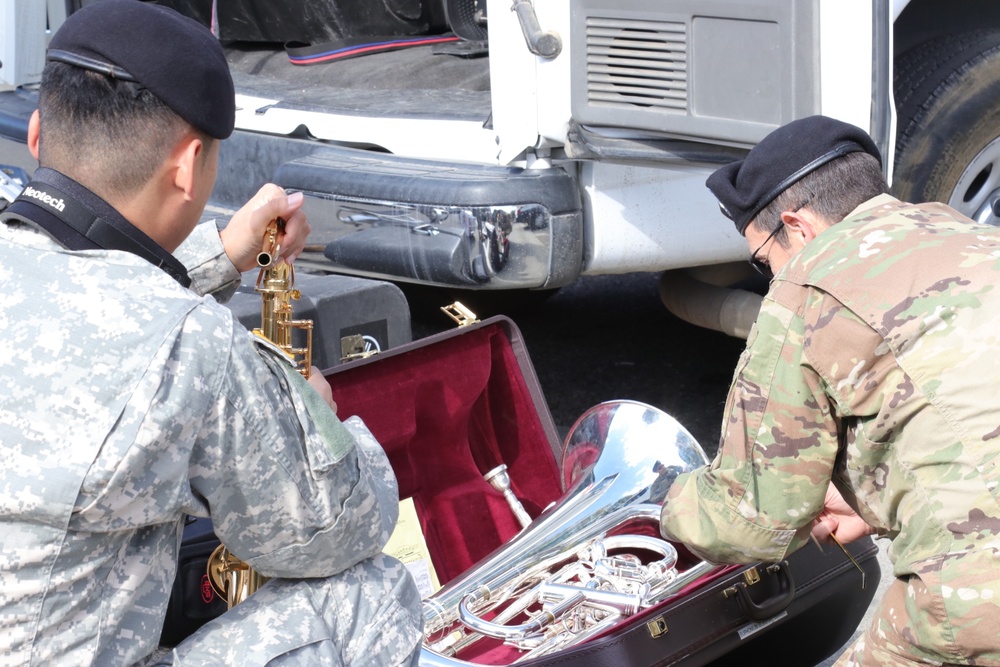 Honoring Veterans to the sound of the Army Band