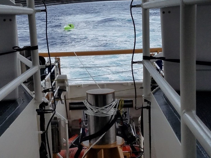 Coast Guard rescues man in ocean rowboat off Maui