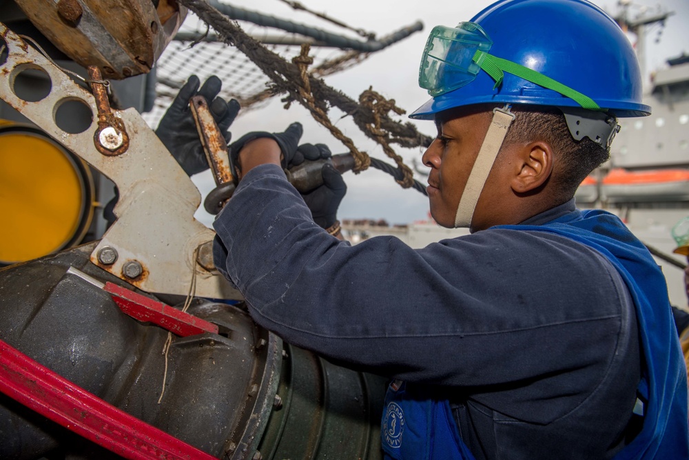 USS Princeton Conducts Replenishment-at-Sea