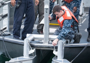 MCAS Iwakuni Harbor Ops conducts facilities-response training