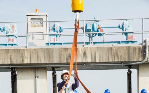 MCAS Iwakuni Harbor Ops conducts facilities-response training