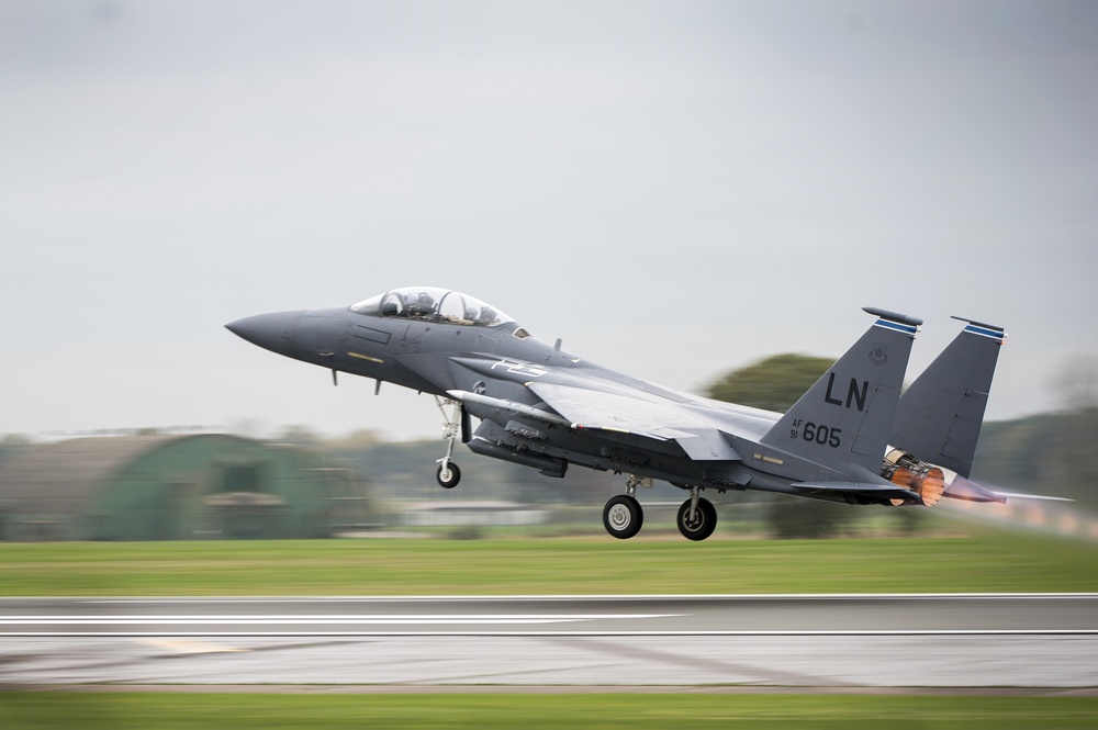 RAF Lakenheath: sky full