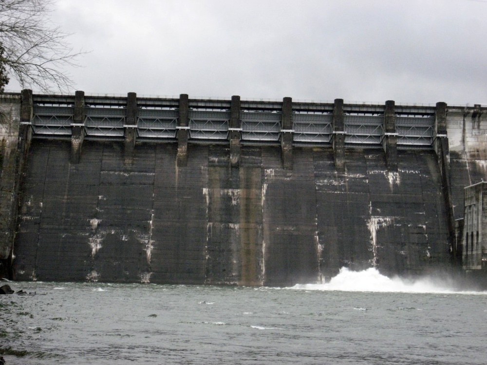 Center Hill Lake levels to remain lowered for spillway gate study