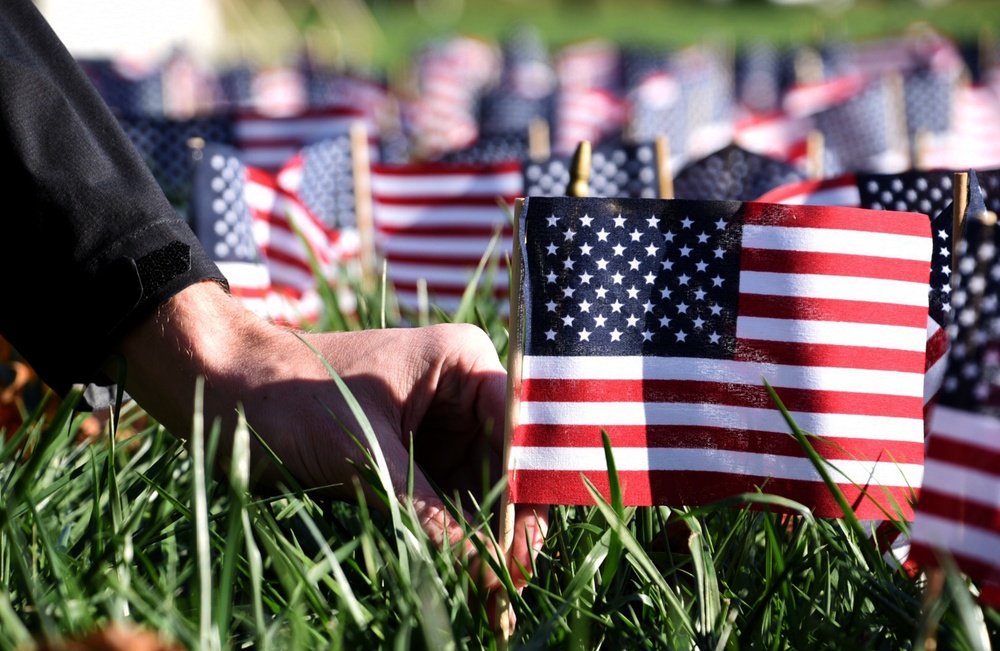 Ohio State Students Plant Flags For Veterans