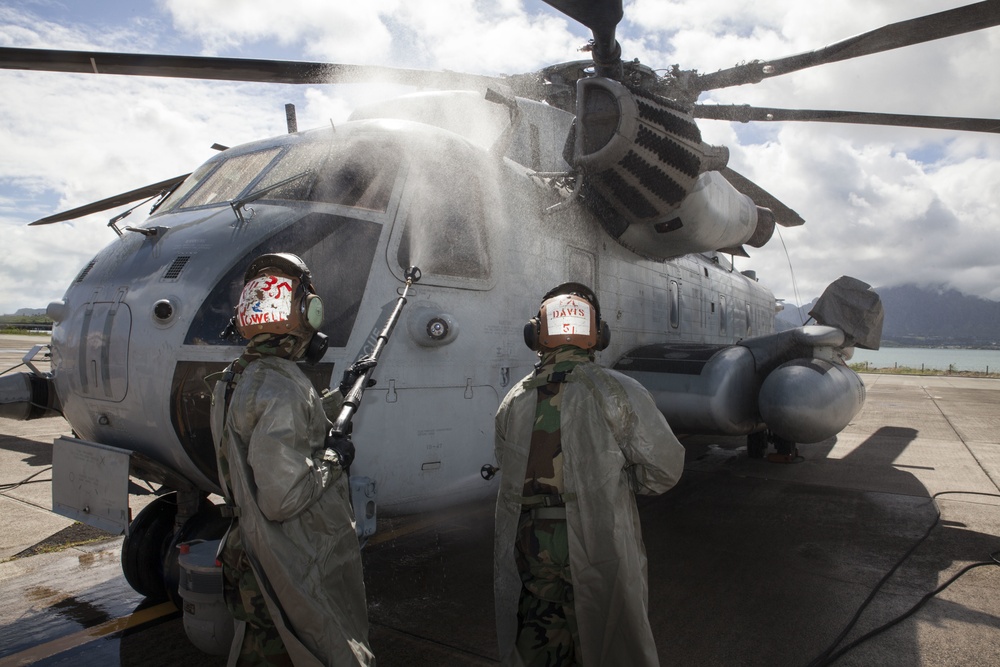 MAG-24 gives CH-53E helicopter a bird bath
