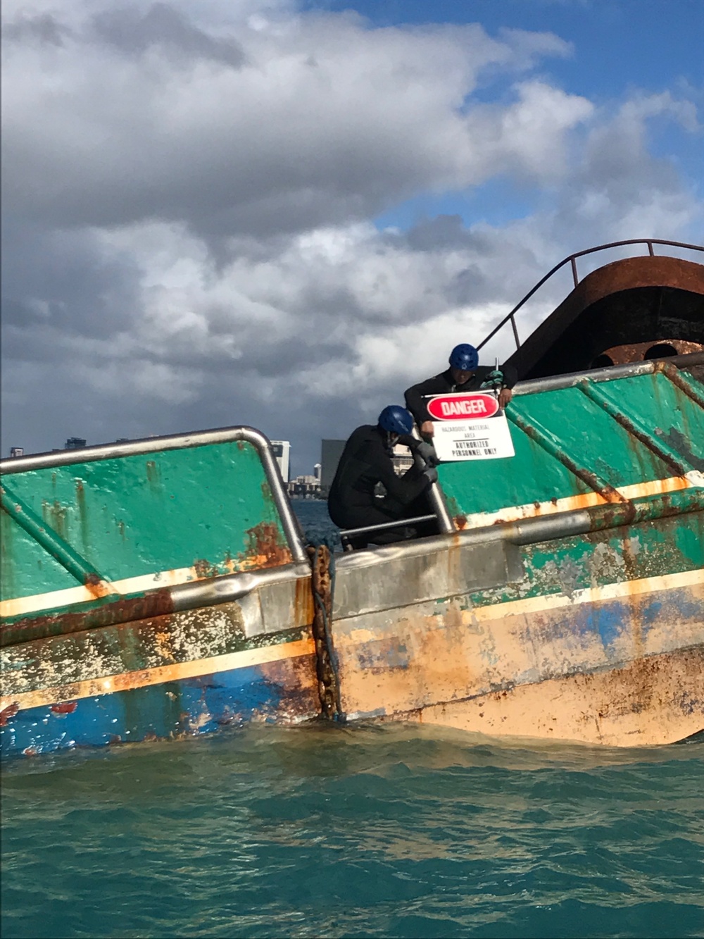 Responders continue wreck removal efforts for Pacific Paradise