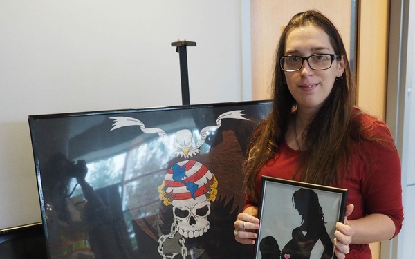 Veteran 'art masters'showcase stunning originals, works of art