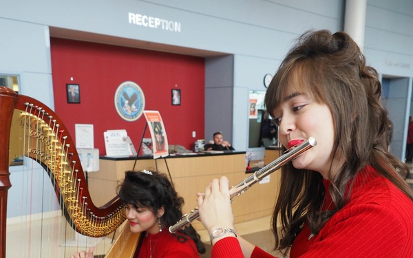 Veteran 'art masters' showcase stunning originals, works of art