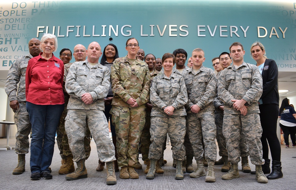 PA. Airman and Soldiers spend Veterans Day giving to others