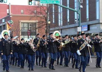 Parade salutes veterans, 4ID centennial