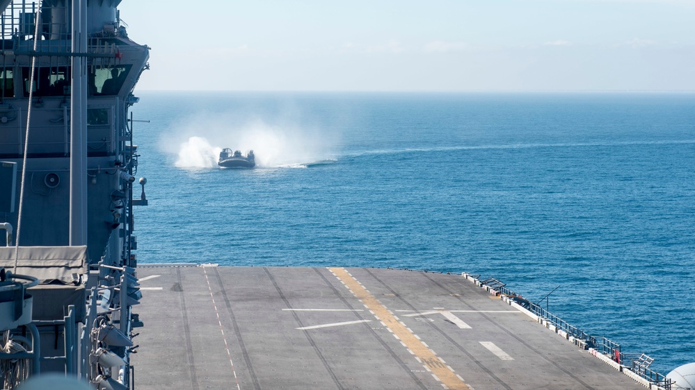 USS Iwo Jima (LHD 7) Conducts Combined COMPTUEX