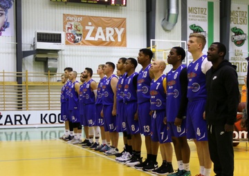 'Dagger' Brigade Soldiers team up with Polish basketball players for an exhibition game.
