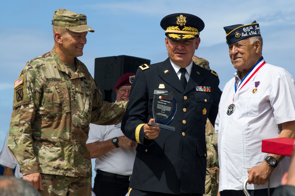 Lt. Gen. Buchanan Presents Purple Heart to Veteran