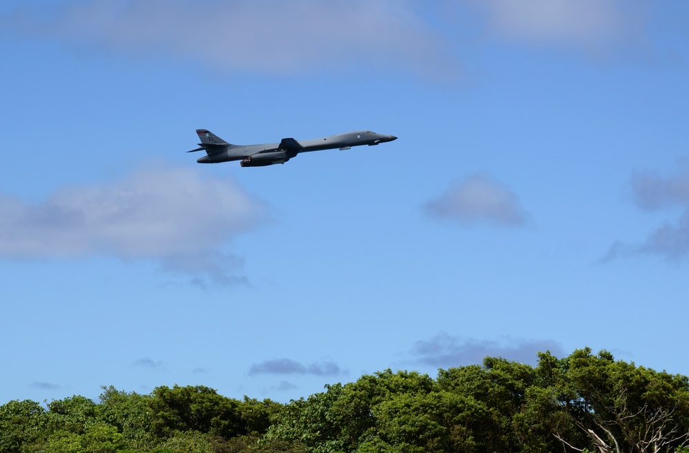 U.S. Air Force, U.S. Navy conduct joint training in the Western Pacific