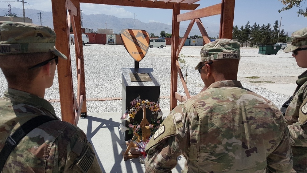 Engineers construct memorial to fallen 1st Cav. Soldiers