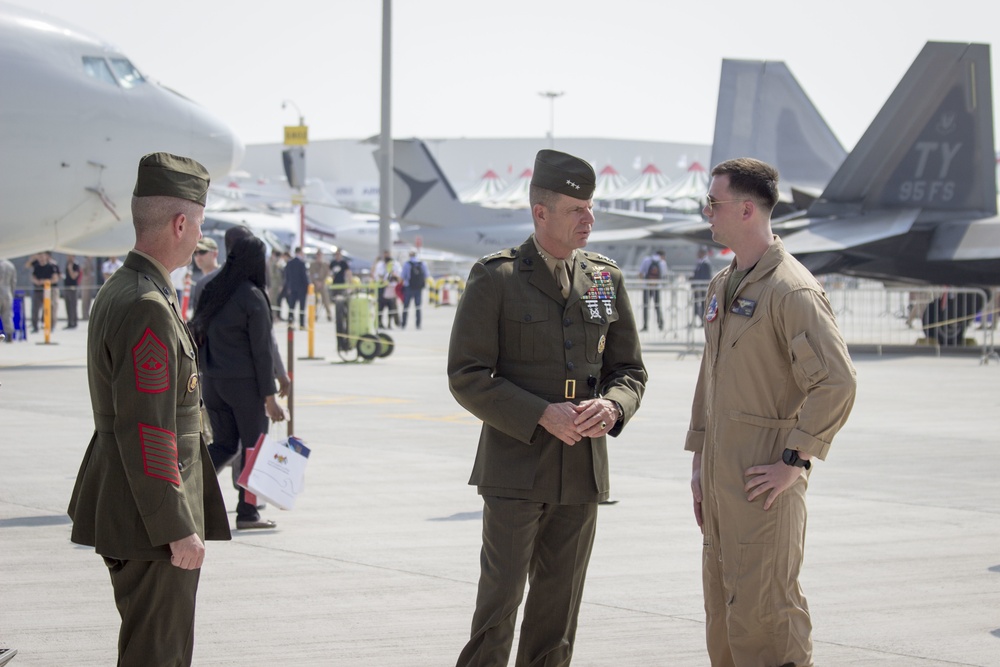 MARCENT Commander visits service members during Dubai Airshow