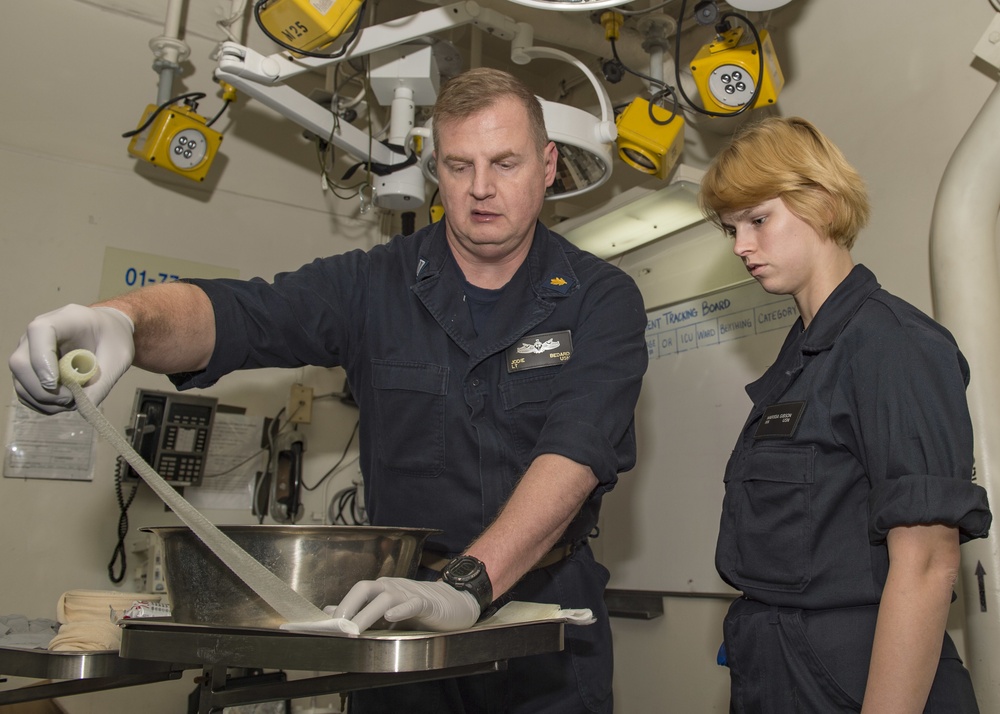 USS Iwo Jima (LHD 7) Conducts Combined COMPTUEX