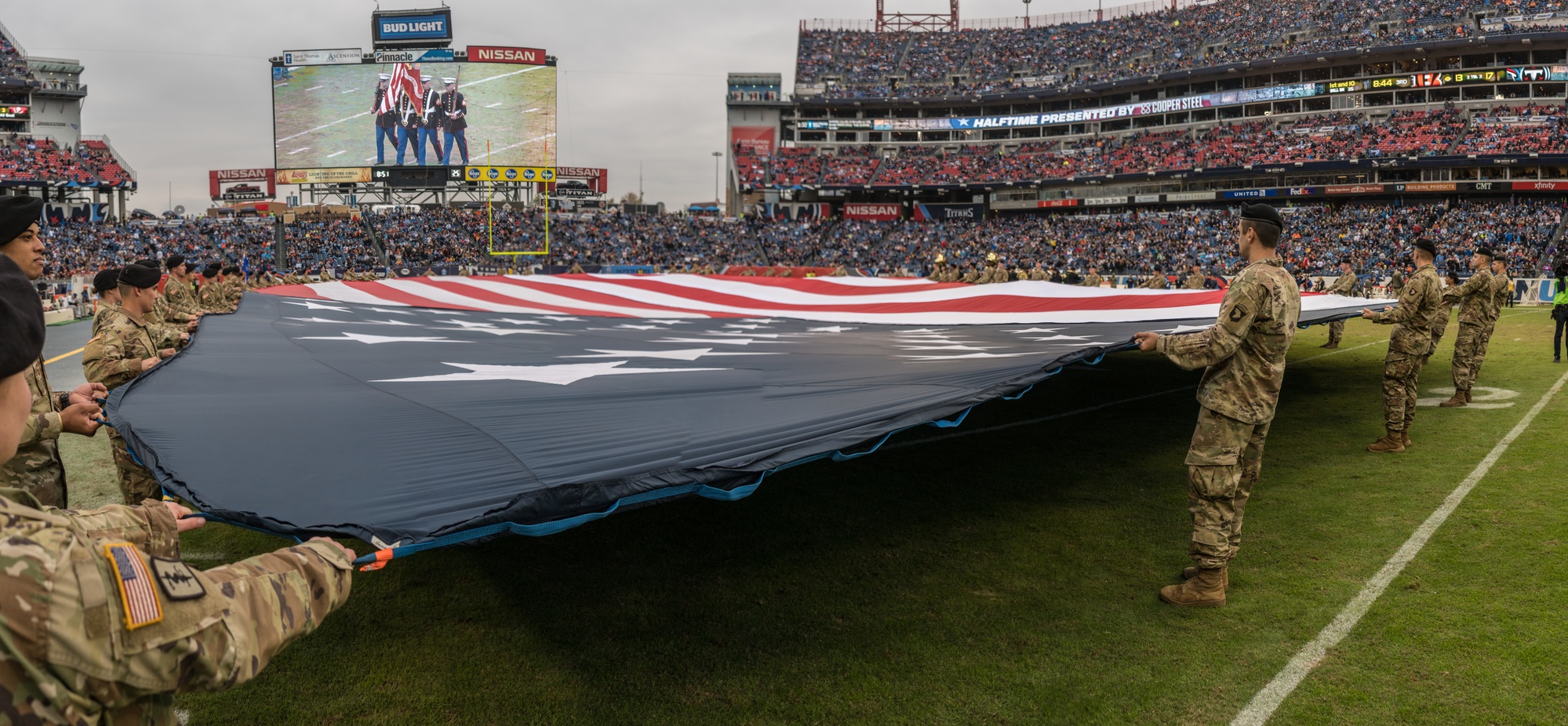 Titans honor veterans with 'Salute to Service'