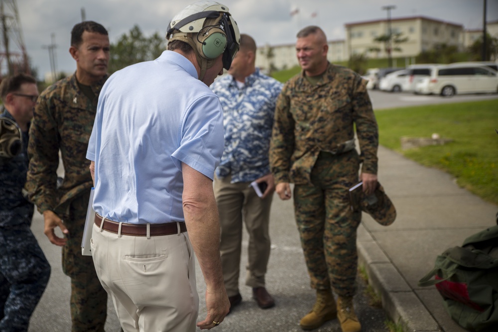U.S. Ambassador to Japan visits 1st MAW Marines in Okinawa