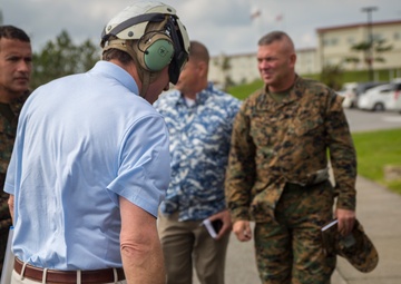 U.S. Ambassador to Japan visits 1st MAW Marines in Okinawa