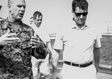 U.S. Ambassador to Japan visits 1st MAW Marines in Okinawa