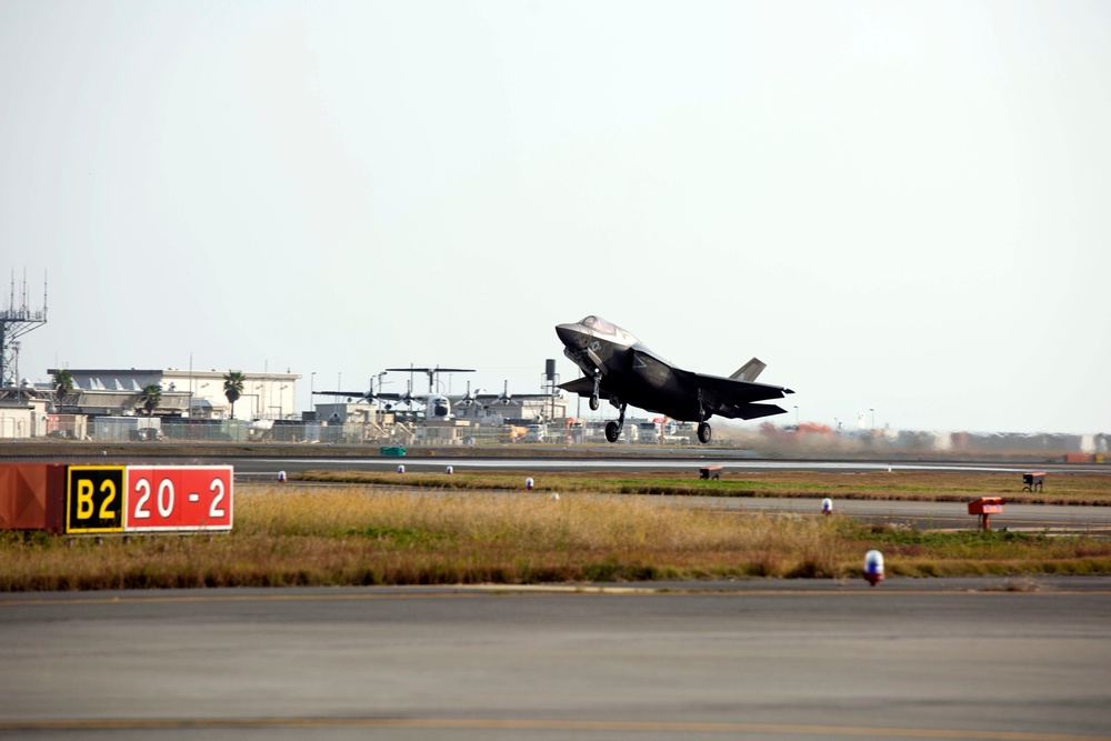 Remaining F-35B Lightning II aircraft with VMFA-121 arrive at MCAS Iwakuni