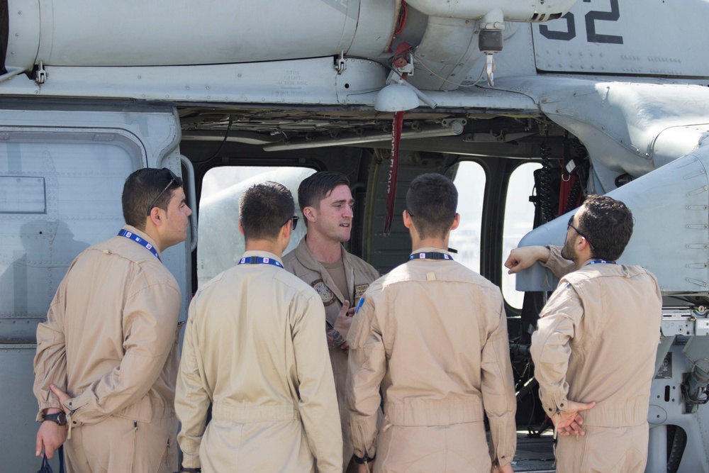 15th MEU shows off aircraft during Dubai Airshow