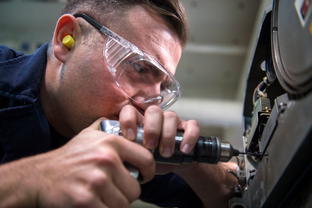 USS Carl Vinson Underway for SUSTEX